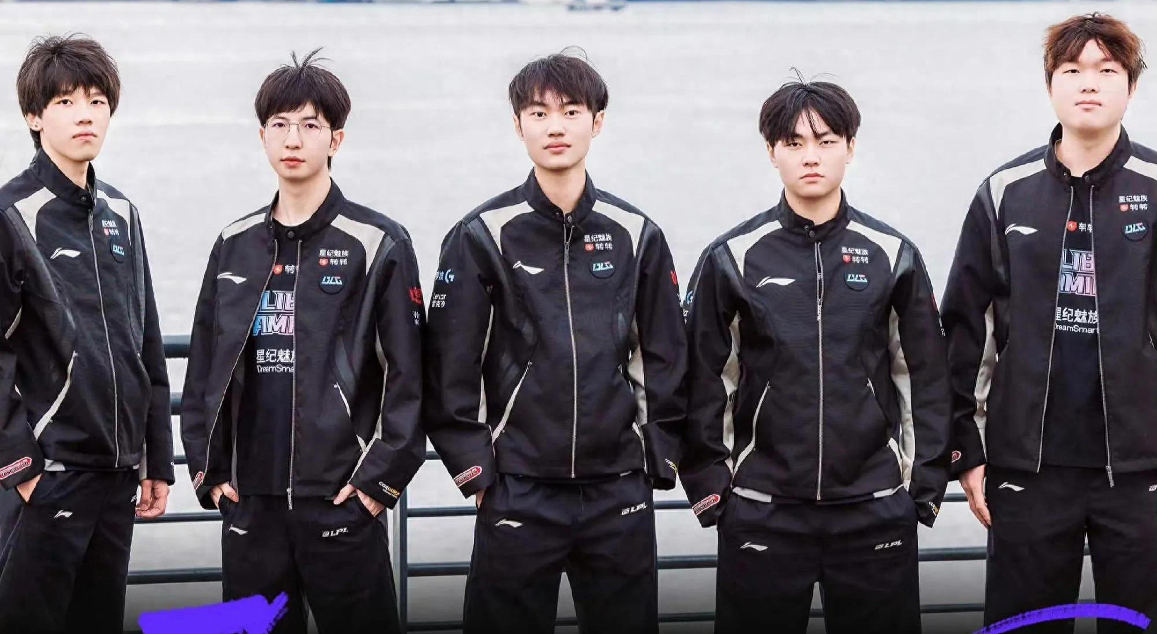 赛首轮的主 赛首轮的主